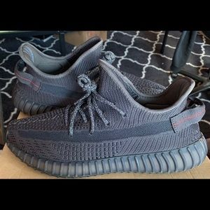 Yeezy boost 350 V2 Black Non reflective size 11.5